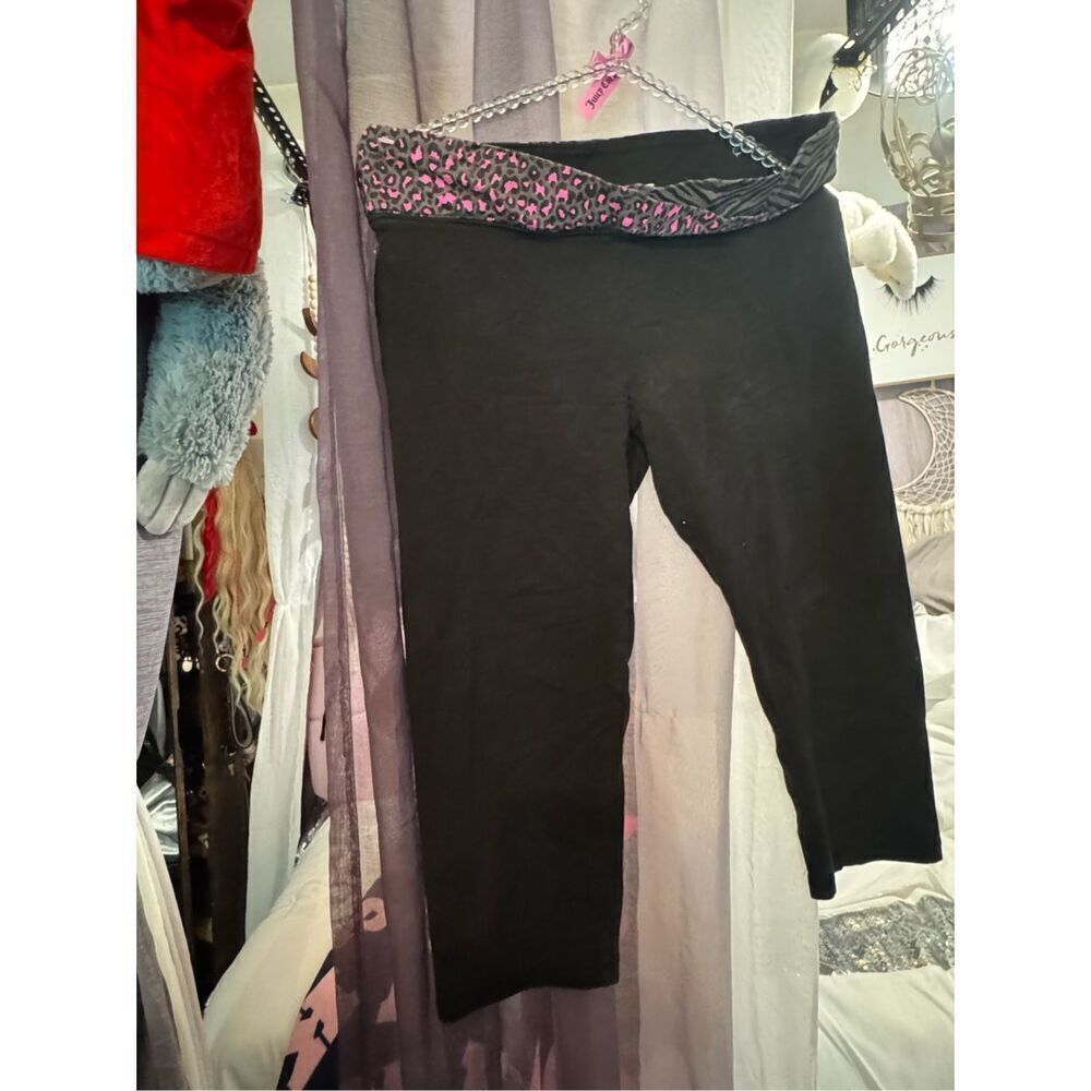 VS PINK pink/black leopard animal cheetah  bling yoga legging capri/